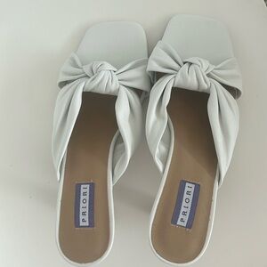 New Priori sandal